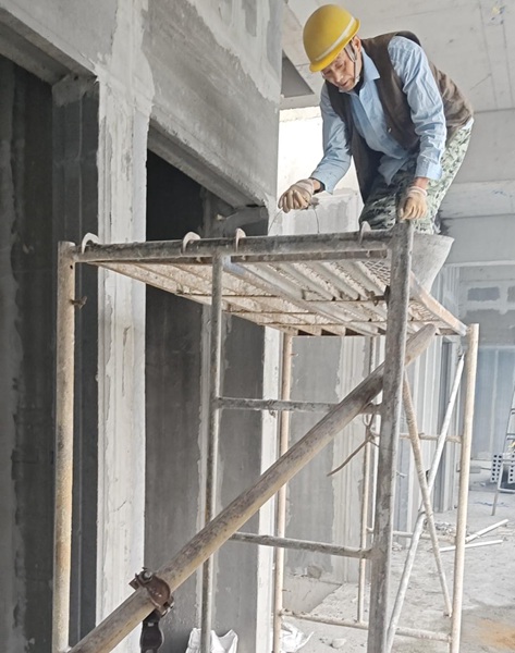 輕質(zhì)隔墻板安裝現(xiàn)場(chǎng) 輕質(zhì)隔墻板安裝現(xiàn)場(chǎng)